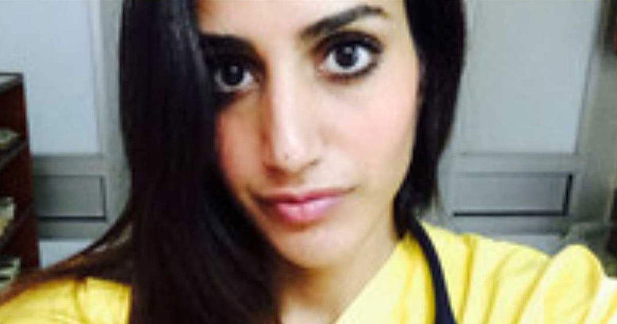 Ani Lorakning oyoq fetishi Qizlar tez silkitib, shimib oladi